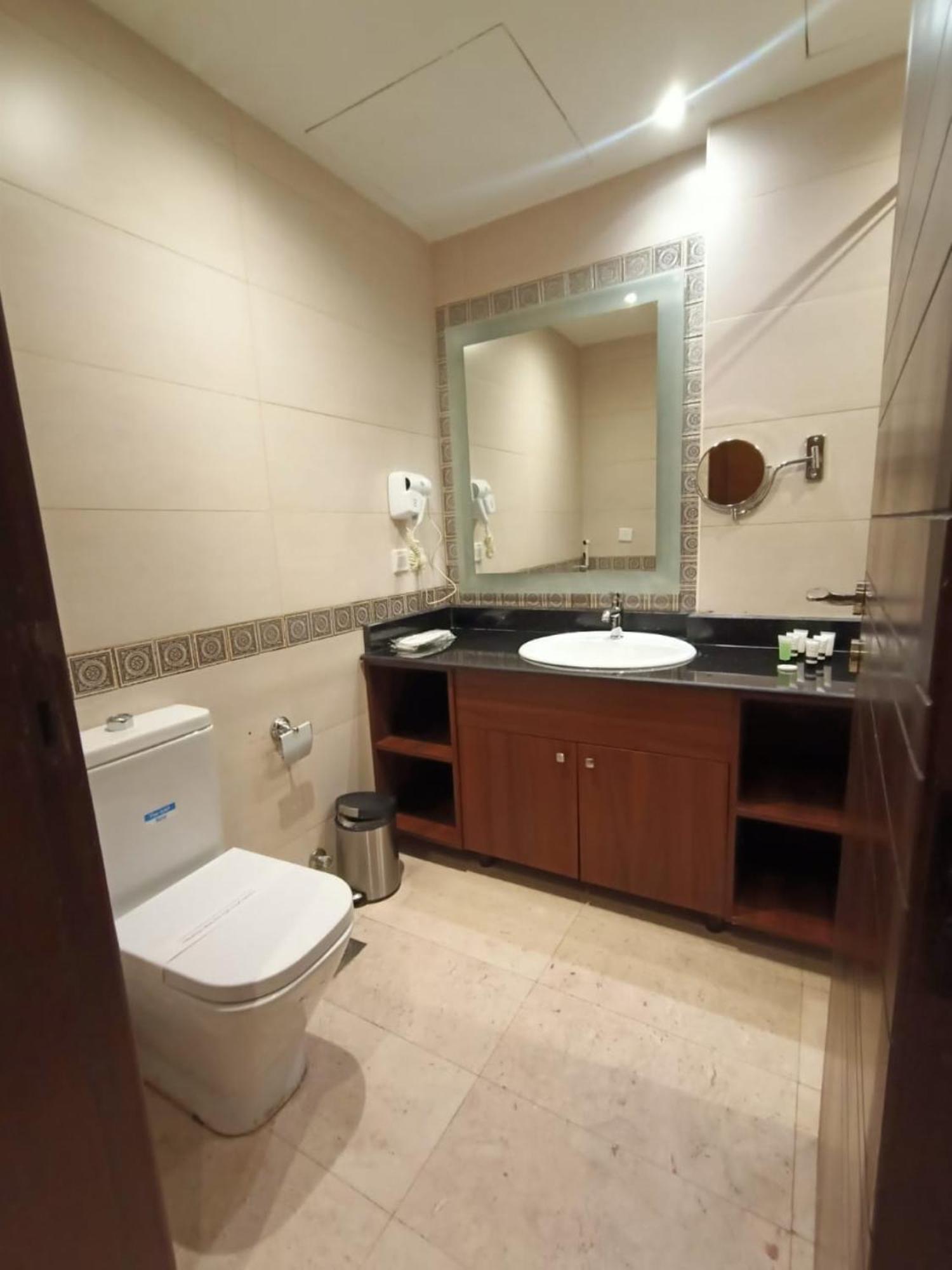 Quiet Jeddah Al Hamra Hotel Buitenkant foto